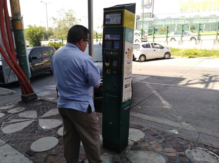Si tu auto no tiene placas, esto debes poner en el parquímetro