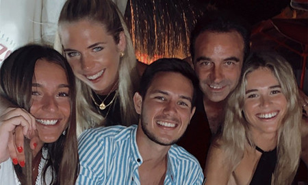 El pipiolo de Enrique Ponce, uno más de 'la banda del patio' de Ana Soria, que medio responde ante los medios