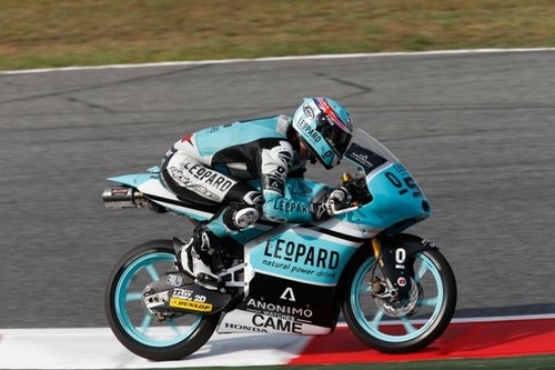 MotoGP Catalunya 2015: Danny Kent sale todavía más líder