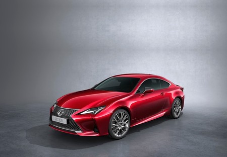 Lexus RC 2019: Un coupé muy elegante y con motor híbrido, ahora mejor equipado y materiales realmente premium