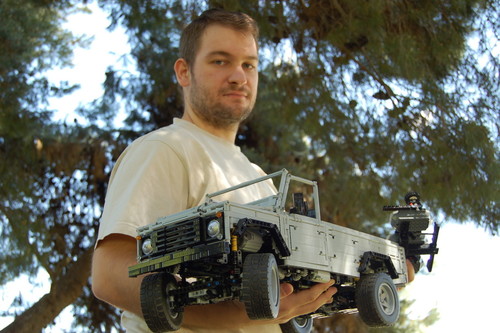 "He invertido cientos de horas de mi vida en diseñar coches de Lego"