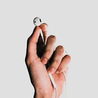 Puedes gastarte una pasta en los AirPods Pro 2 o menos de 17 euros en estos EarPods con sonido de 10 y conexión USB-C