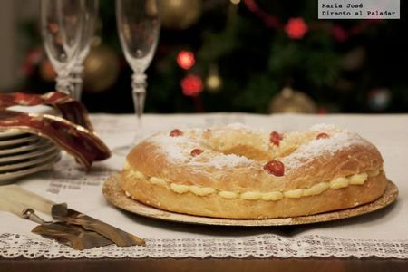 Roscón de Reyes relleno de crema pastelera. Receta de Navidad