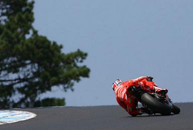Stoner domina y Hopkins abandona Philip Island lesionado
