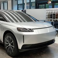 Dyson revela todos los secretos de su frustrado coche eléctrico en un vídeo que lo muestra por primera vez en movimiento