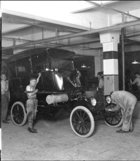 Montaje Ford Model T - 1913