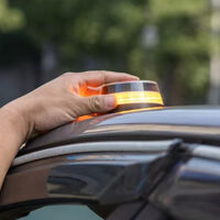 Obligatoria a partir de unos meses: AliExpress tiene rebajada esta baliza de emergencia V16