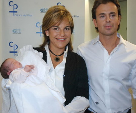 Arancha Sánchez Vicario enseña a su nena