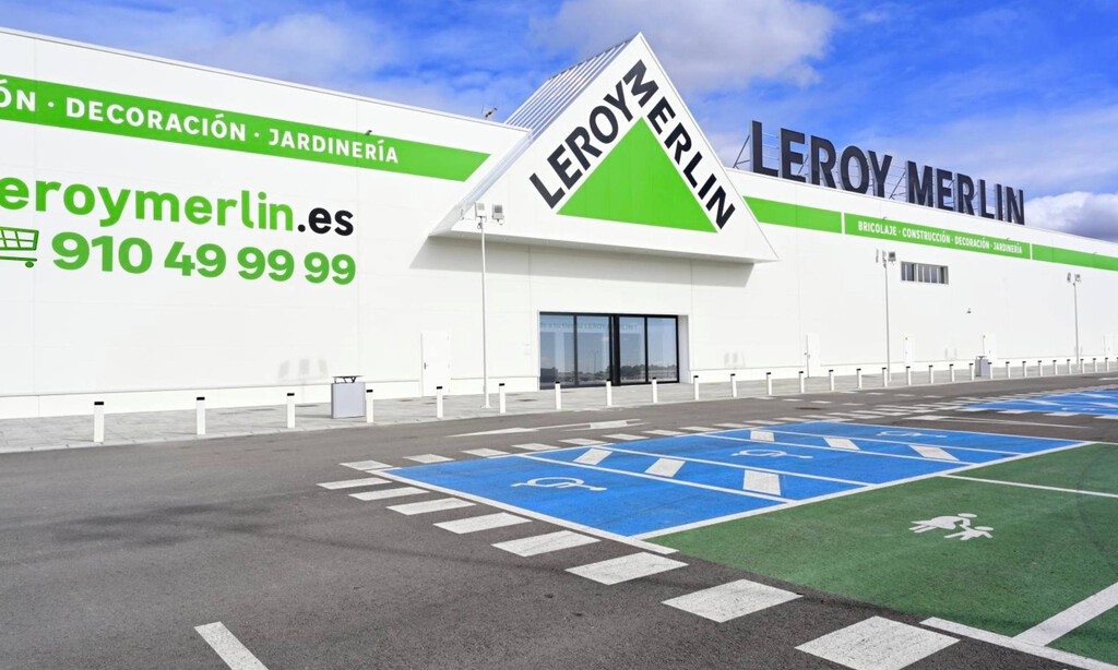 Leroy Merlin tiene la solución más barata para que te olvides de cuidar el césped de tu jardín este verano 