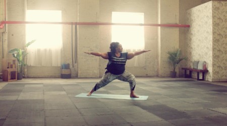 Las mujeres con sobrepeso también pueden practicar yoga