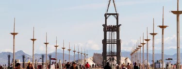 Burning Man nació como experimento contracultural de desconexión tecnológica. Nadie pensó que un día llegaría Starlink