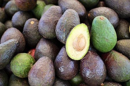 Cómo puedes saber si un aguacate está maduro de verdad: y siete trucos sencillos para madurarlo si todavía está verde