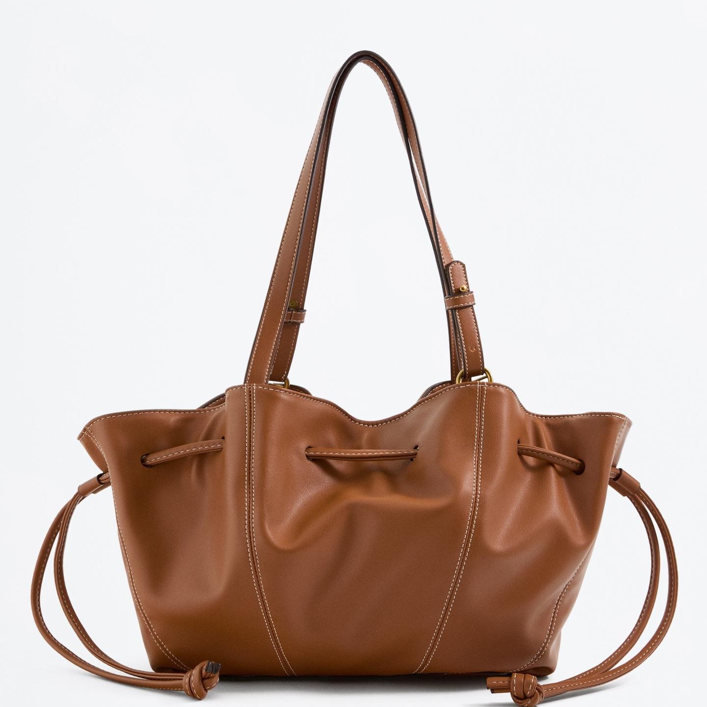 Bolso de hombro fruncido

