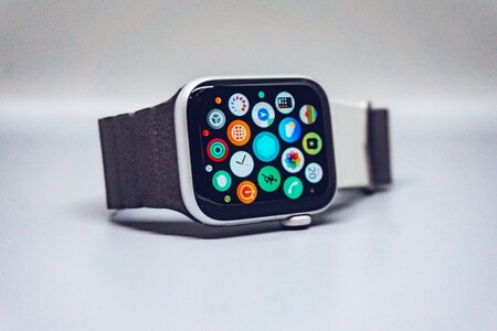 Cómo cambiar la visualización de apps entre el modo mosaico o lista en watchOS 7
