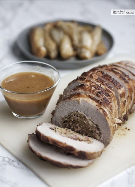 Lomo de cerdo relleno con guarnición de endibias confitadas. Receta con Thermomix para lucirse