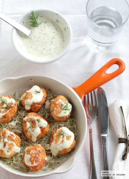 Albóndigas de salmón noruego en salsa de eneldo. Receta ligera