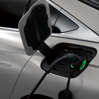 Grupo PSA ya prepara el "horno" para sus futuros vehículos eléctricos