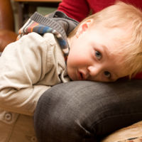 Niños extremadamente tímidos: ¿qué sienten?