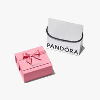 Pandora rebaja a casi mitad de precio los pendientes que aportan un brillo elegante y combinan con cualquier look   