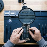 Hace años no traíamos un cargador del celular con nosotros, sino una batería de repuesto. En 2027 volverá a suceder 