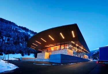 ¿Un museo en la autopista? Las estaciones de servicio ya no son lo que eran