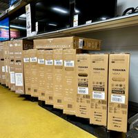 Por menos de 500 euros: Carrefour está liquidando esta tele QLED de 65 pulgadas con Ambilight