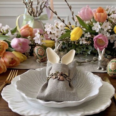Si tienes cucharas de plástico, tienes una joya: conviértelas en servilleteros perfectos para decorar en primavera