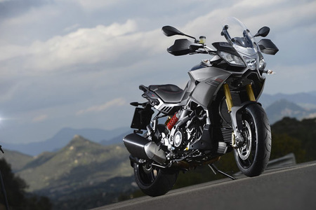 Aprilia Caponord 1200 presentada en los Roma Motordays, macro galería