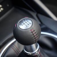 Cada vez se compran menos autos manuales en México: los automáticos cobraron vuelo el último año