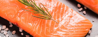 El color naranja de la mayor parte del salmón que comemos no viene del marisco, viene de piensos. Pero es bastante saludable 