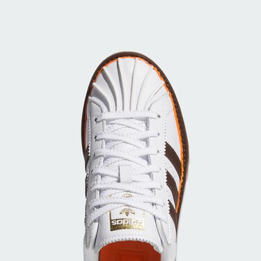Adidas y CLOT actualizan las Superstar con un diseño XXL que se convertirá en el par de zapatillas más buscadas del verano
