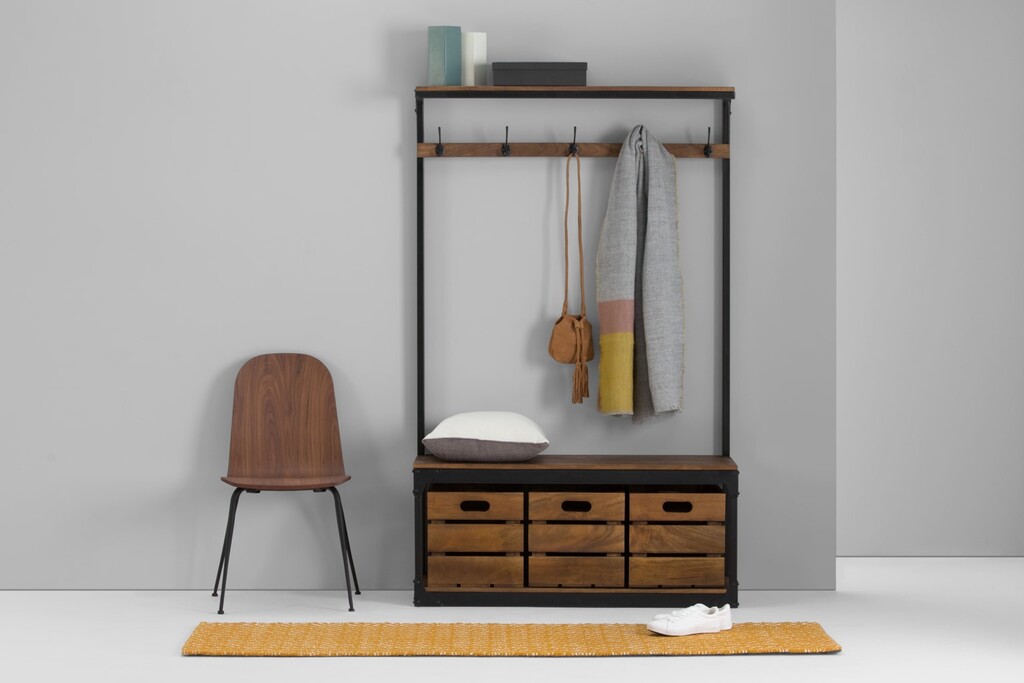 Los percheros más bonitos para desahogar y ordenar el recibidor o el