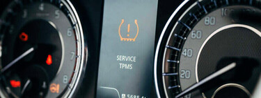 Llevas desde 2014 con un sensor de seguridad en tus ruedas que quizás no conoces del todo: así funciona el TPMS y esto es lo que te está diciendo 