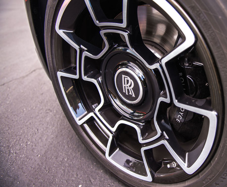 Rolls-Royce carbon fiber