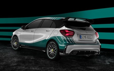 ¿Eres fan el equipo Mercedes F1 y te sobra un millón de pesos? ¡El A45 AMG WCE es para ti!