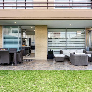 Aldi pone a la venta unas lámparas solares bonitas y elegantes: son de altura regulable y cuestan menos de 6 euros