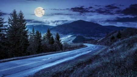 Cemento fosforescente que podría iluminar las carreteras del futuro