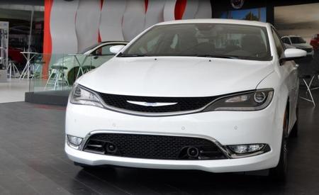 Chrysler de México presenta el 200 2015 