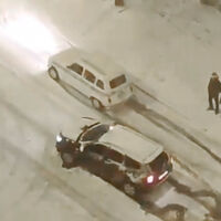 Sí, un 'Renault 4Latas' ha humillado a un Dacia Duster sobre la nieve en un vídeo viral, pero no es mejor coche y esta es la razón
