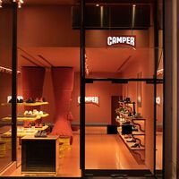 Las rebajas finales de El Corte Inglés dejan al 40% de descuento las zapatillas de piel Camper que desearemos llevar a todas partes 