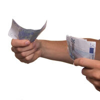 El SMI a 1.100 euros en 2023, de objetivo de sindicatos a oposición de las empresas. Por esto se necesita un pacto de rentas urgente 