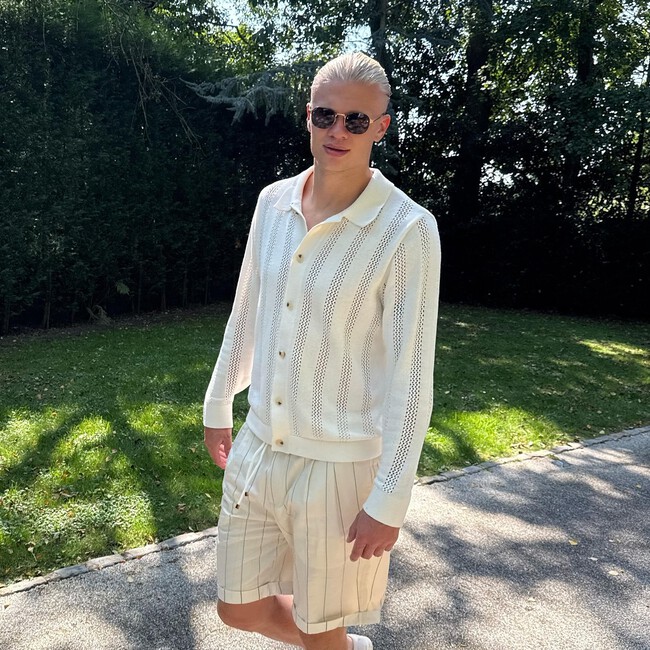 Las Sandalias Favoritas De Erling Haaland Para El Verano Son El Par Perfecto Que Funciona Para Llevar Tanto A La Playa Con Banador Como A Una Fiesta Con Traje De Lino