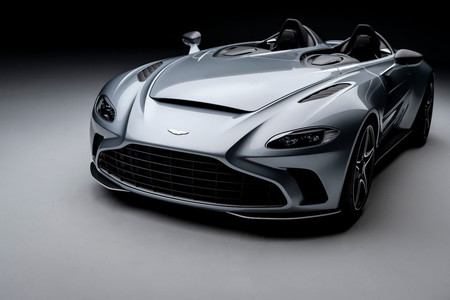 Así de espectacular es el Aston Martin V12 Speedster: una barqueta V12 de 700 CV para llegar a 300 km/h