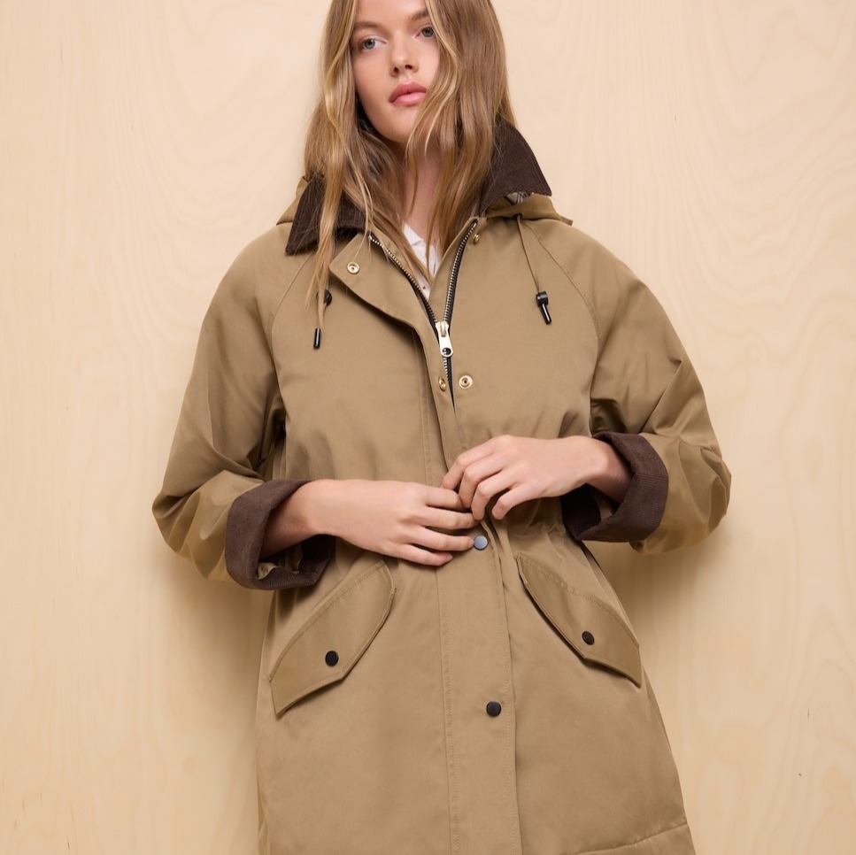 Easy Wear - Parka de mujer sarga de cuello pana.