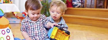 Darles a los niños menos juguetes le permite ser más creativos