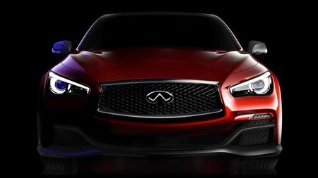 Esperando al Infiniti Q50 Eau Rouge Concept, con vídeo