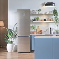 Carrefour liquida este frigorífico inteligente Samsung: cuesta casi la mitad y te devuelve el IVA para tus próximas compras