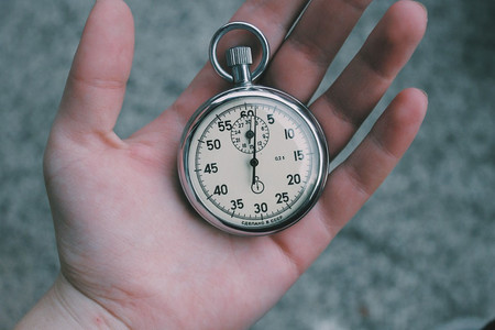 ¿Es obligatorio incluir las pausas en el registro horario? ¿Y el tiempo de desplazamiento?