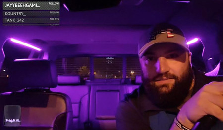 Uber despide a un conductor que grababa a sus pasajeros y lo transmitía en Twitch