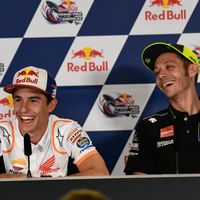 Vuelve el amor entre Marc Márquez y Rossi tras su apretón de manos en Argentina: "Fue como besar a una chica"